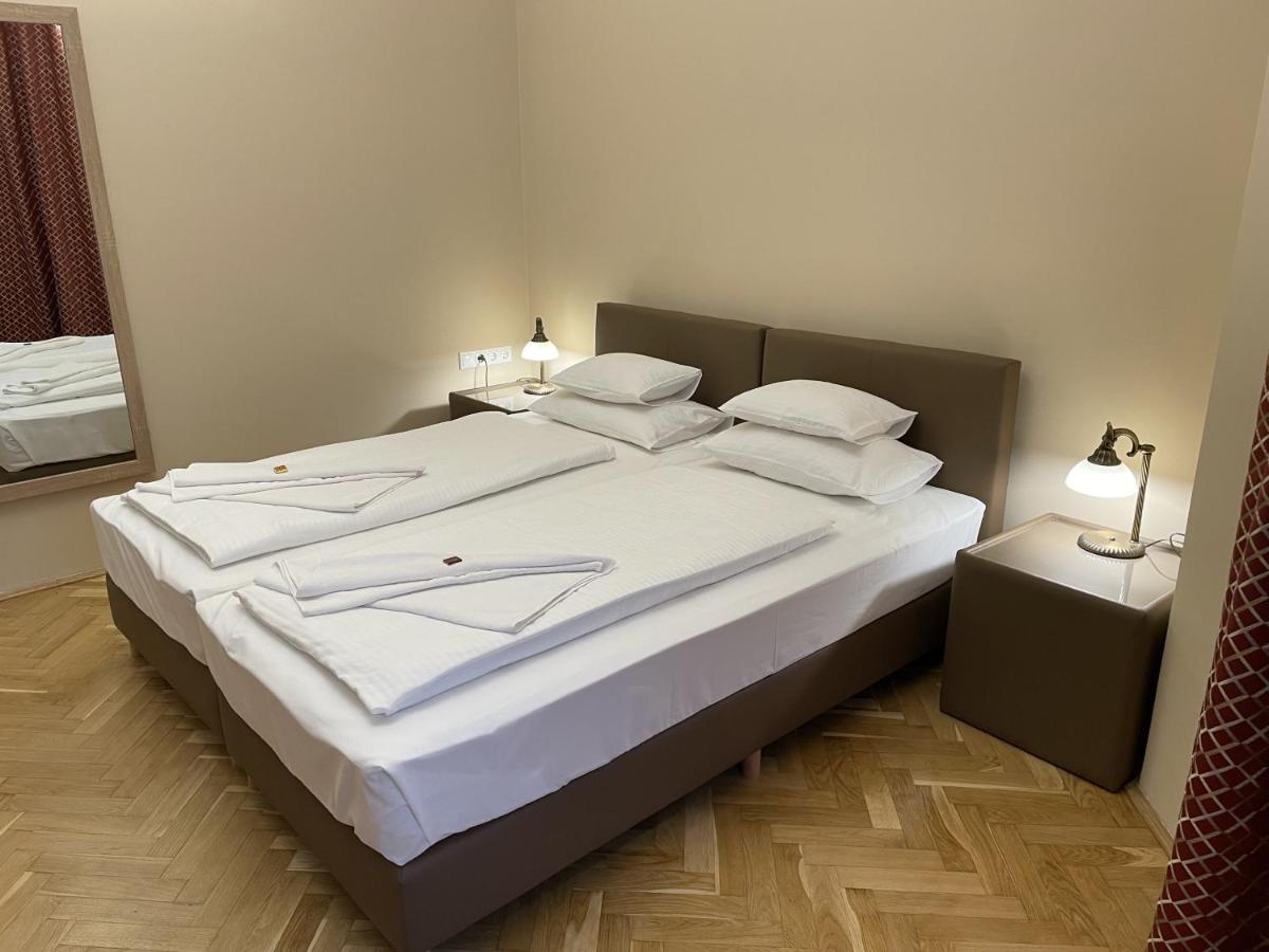 Dozsa Apartman Сегед Екстер'єр фото
